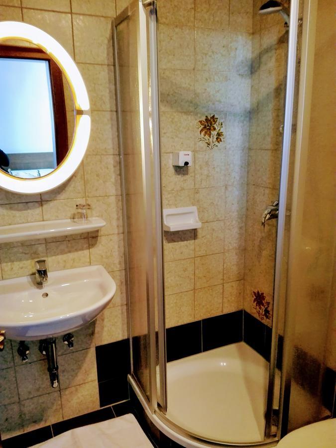 Mosers Pension Villach Bagian luar foto